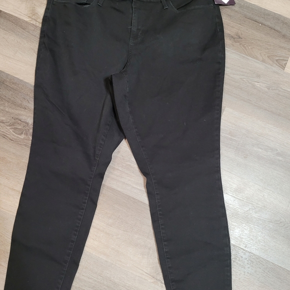 📌SOLD📌Black jeans - Picture 2 of 3